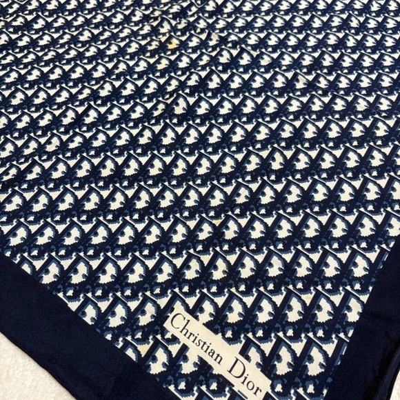Dior Scarf - Picture 3 of 3